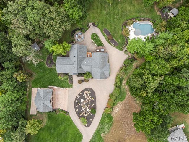 9 Woodview Drive, Lake St Louis, MO 63367