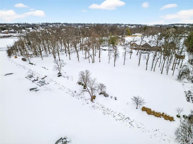 9 Woodview Drive, Lake St Louis, MO 63367