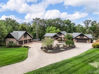 9 Woodview Drive, Lake St Louis, MO 63367