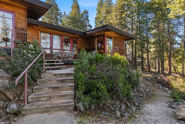 11421 Kestrel Road, Klamath Falls, OR 97601