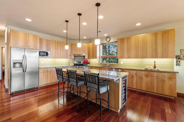 11421 Kestrel Road, Klamath Falls, OR 97601