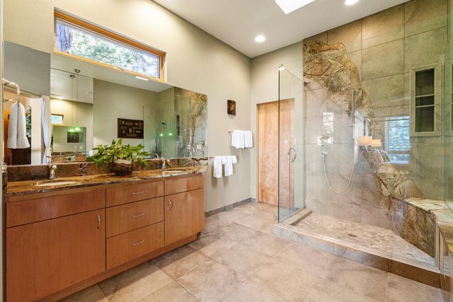 11421 Kestrel Road, Klamath Falls, OR 97601