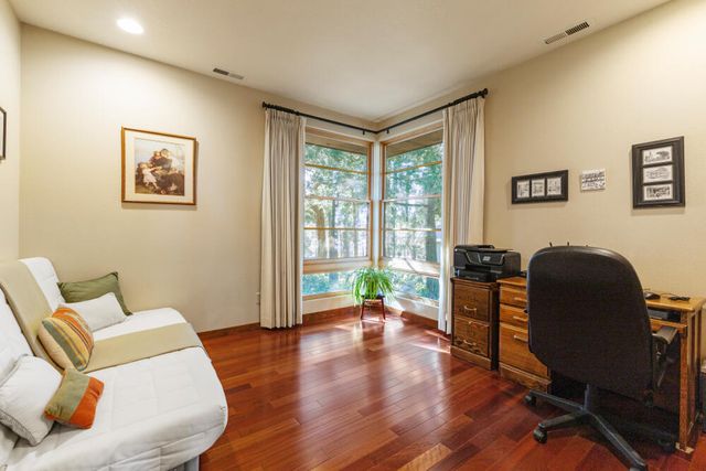 11421 Kestrel Road, Klamath Falls, OR 97601