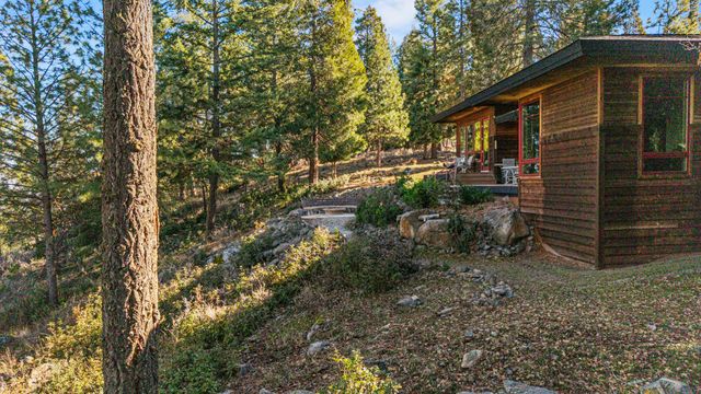 11421 Kestrel Road, Klamath Falls, OR 97601