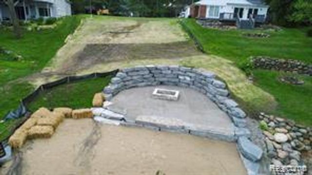 10418 King Road, Davisburg, MI 48350