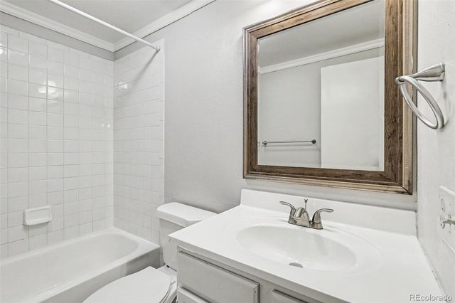 4386 S Blackhawk Way, Aurora, CO 80015