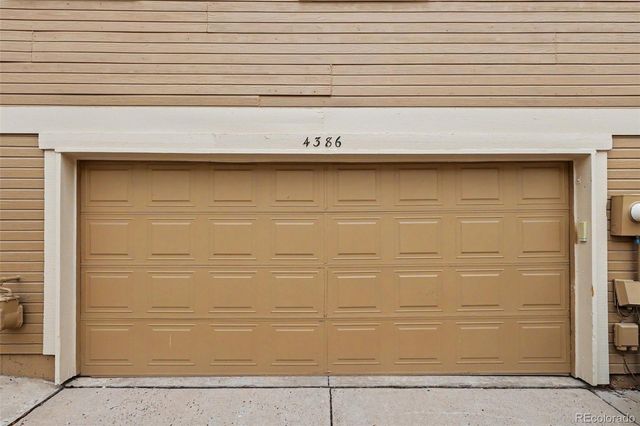 4386 S Blackhawk Way, Aurora, CO 80015