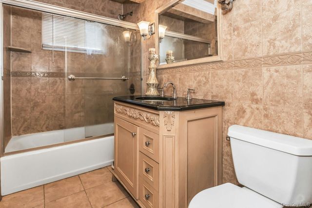 4 Laurette Lane, Freeport, NY 11520