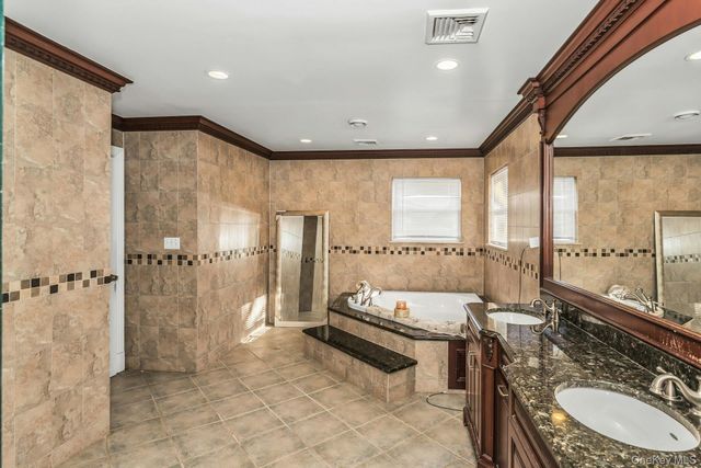 4 Laurette Lane, Freeport, NY 11520