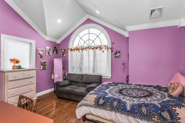 4 Laurette Lane, Freeport, NY 11520