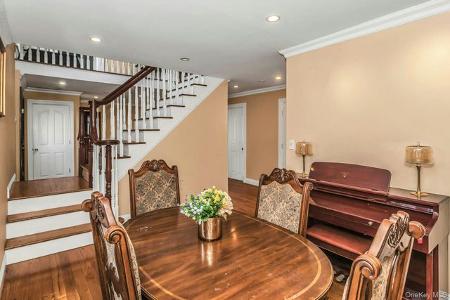 4 Laurette Lane, Freeport, NY 11520