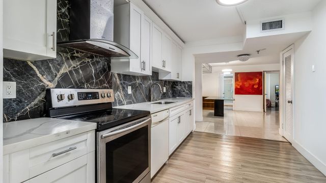 900 NE 195TH Street 217, Miami, FL 33179