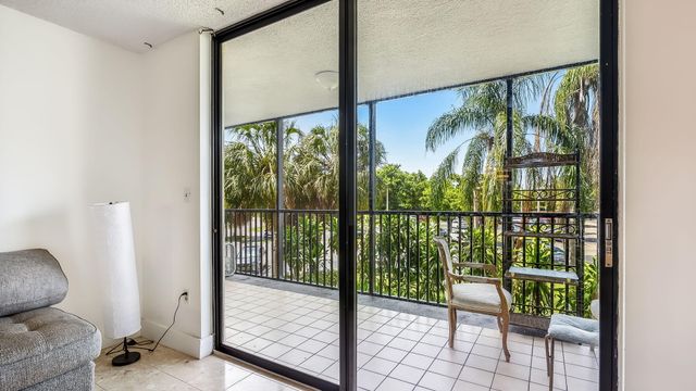 900 NE 195TH Street 217, Miami, FL 33179