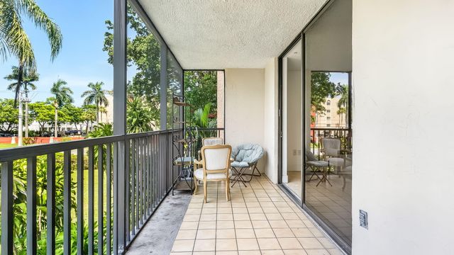 900 NE 195TH Street 217, Miami, FL 33179