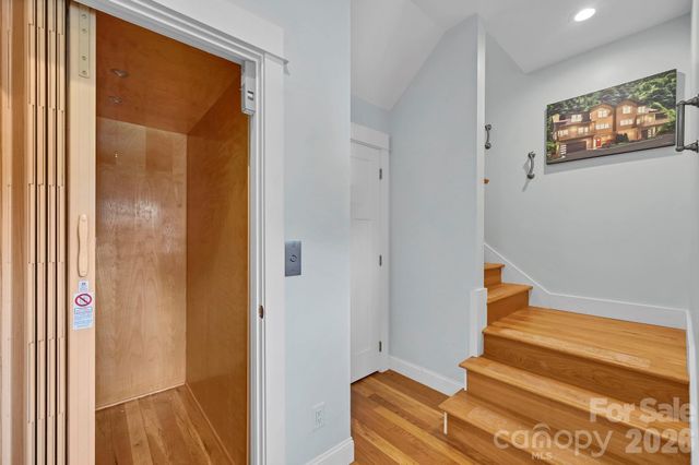 406 Kessler Place, Asheville, NC 28804