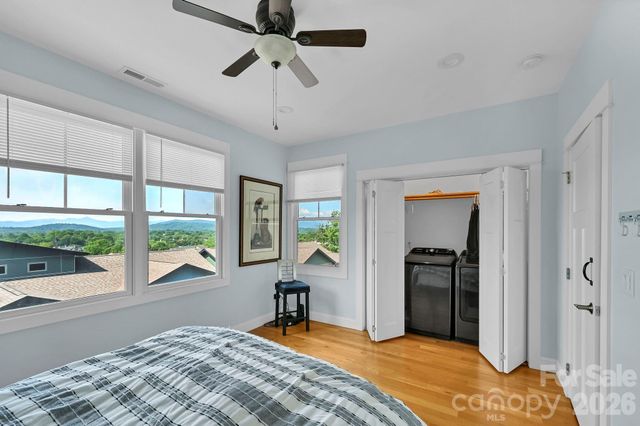 406 Kessler Place, Asheville, NC 28804