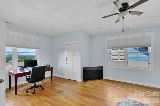 406 Kessler Place, Asheville, NC 28804