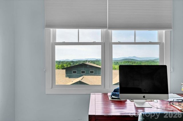 406 Kessler Place, Asheville, NC 28804