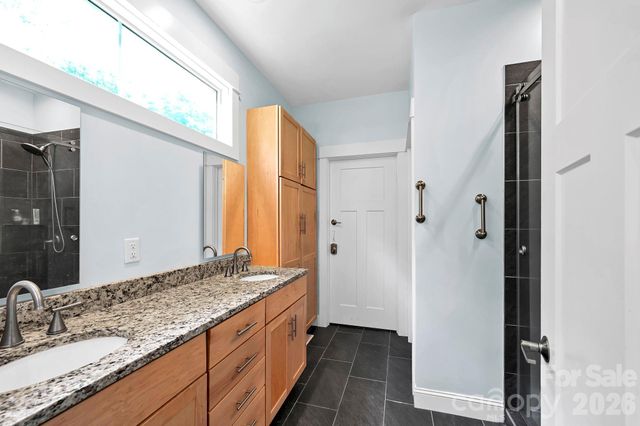 406 Kessler Place, Asheville, NC 28804