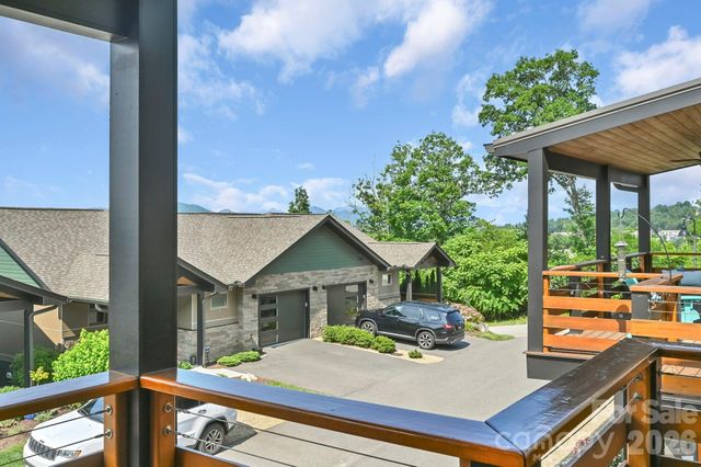 406 Kessler Place, Asheville, NC 28804