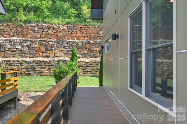 406 Kessler Place, Asheville, NC 28804