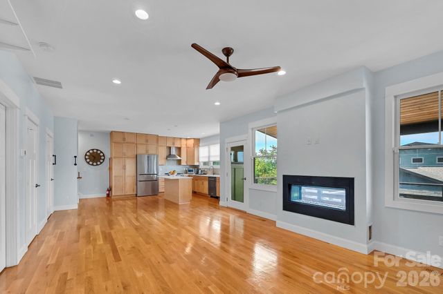 406 Kessler Place, Asheville, NC 28804