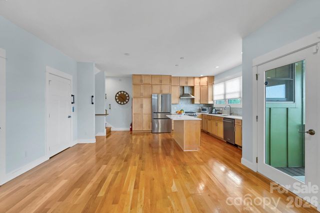 406 Kessler Place, Asheville, NC 28804