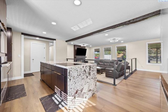 509 S Kellogg St, Kennewick, WA 99336