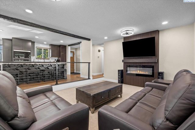 509 S Kellogg St, Kennewick, WA 99336