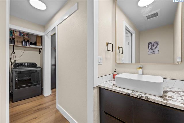 509 S Kellogg St, Kennewick, WA 99336