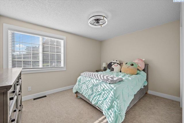 509 S Kellogg St, Kennewick, WA 99336