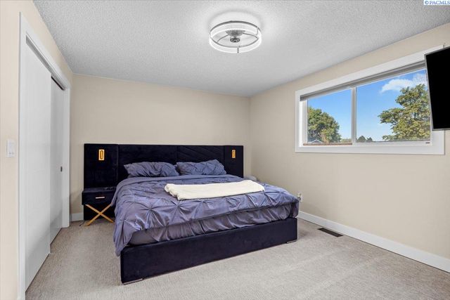 509 S Kellogg St, Kennewick, WA 99336