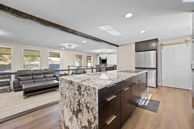 509 S Kellogg St, Kennewick, WA 99336