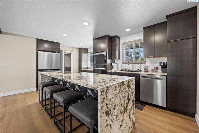 509 S Kellogg St, Kennewick, WA 99336