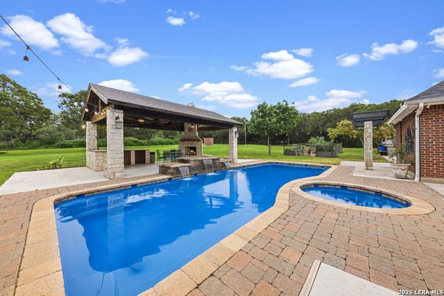 71 Horseshoe Trl, New Braunfels, TX 78132