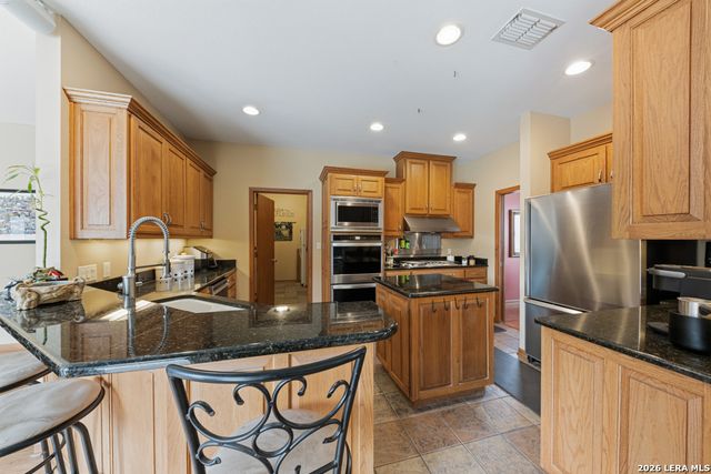71 Horseshoe Trl, New Braunfels, TX 78132
