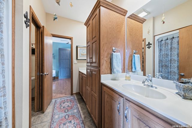 71 Horseshoe Trl, New Braunfels, TX 78132
