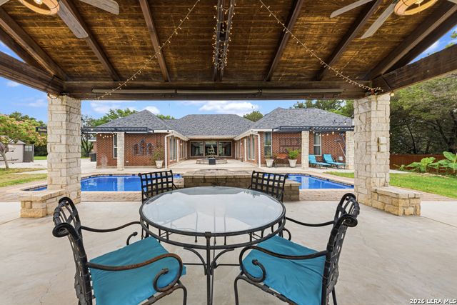 71 Horseshoe Trl, New Braunfels, TX 78132
