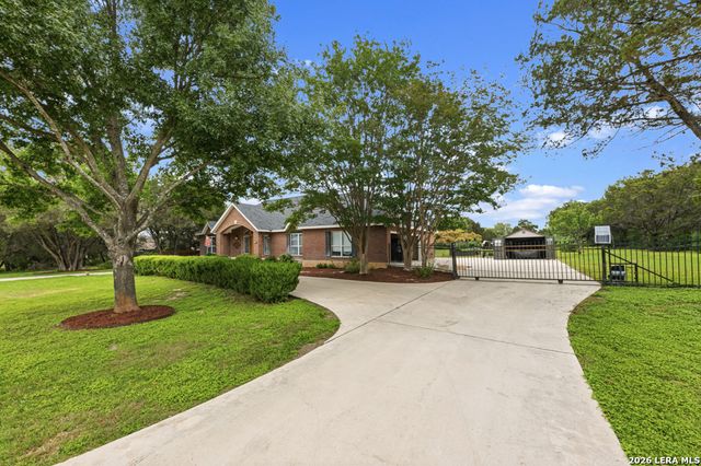 71 Horseshoe Trl, New Braunfels, TX 78132
