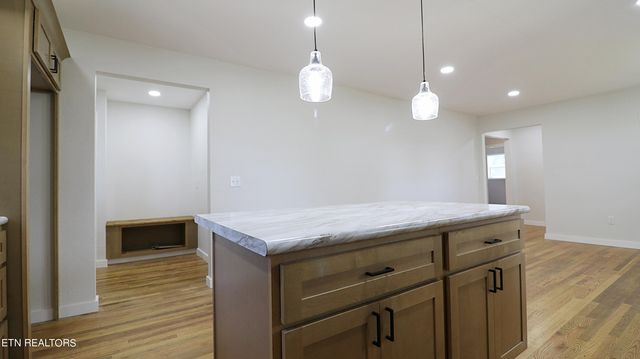 1051 Williams Creek Rd, Oneida, TN 37841