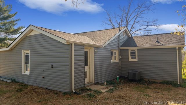 7658 Pekin Road, Greenville, IN 47124