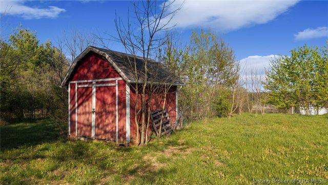7658 Pekin Road, Greenville, IN 47124