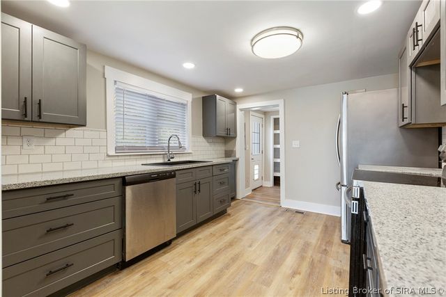7658 Pekin Road, Greenville, IN 47124