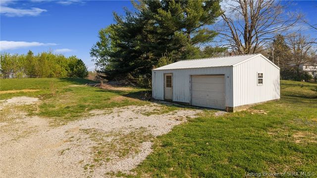 7658 Pekin Road, Greenville, IN 47124