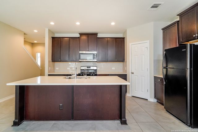 5602 BURR BLF, San Antonio, TX 78266