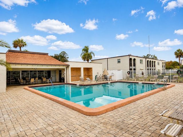 7701 STARKEY ROAD 239, Seminole, FL 33777