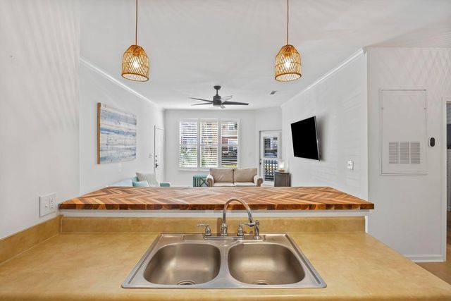 200 Bucksley Lane 105, Charleston, SC 29492