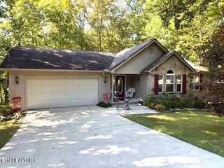 246 St George Drive, Crossville, TN 38558