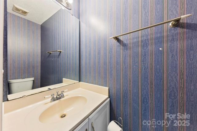 9800 Ashley Farm Drive, Matthews, NC 28105