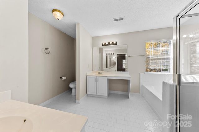 9800 Ashley Farm Drive, Matthews, NC 28105